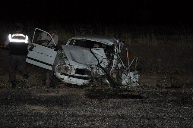 Uşak'ta Trafik Kazası: 3 Yaralı