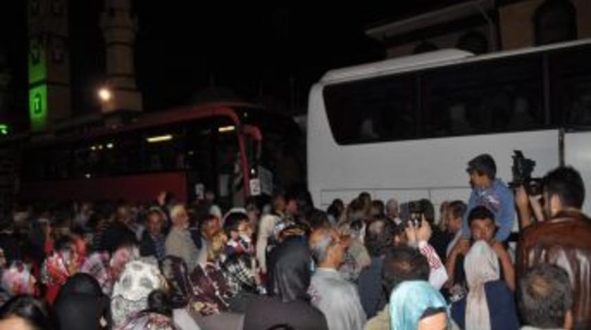 Yozgat&rsquo;ta 300 Hacı Adayı Dualarla Kutsal Topraklara Uğurlandı