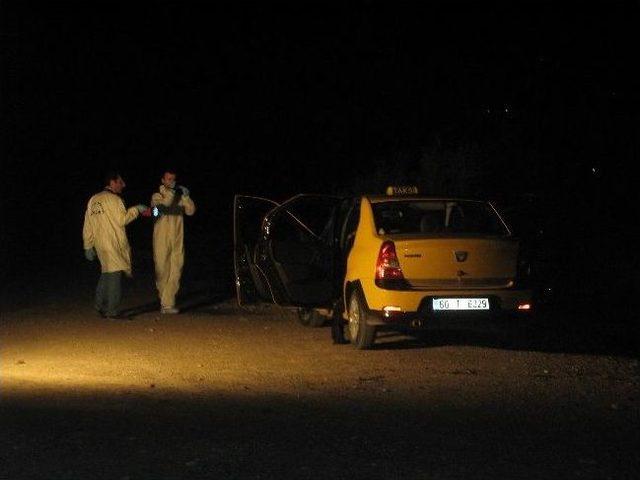 Taksi Şoförü Otomobilinde Ölü Bulundu