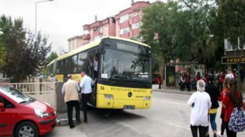 Hırsızlık Ş&uuml;phesiyle Belediye Otob&uuml;s Karakola &Ccedil;ekildi, 200 Yolcu Tepki G&ouml;sterdi