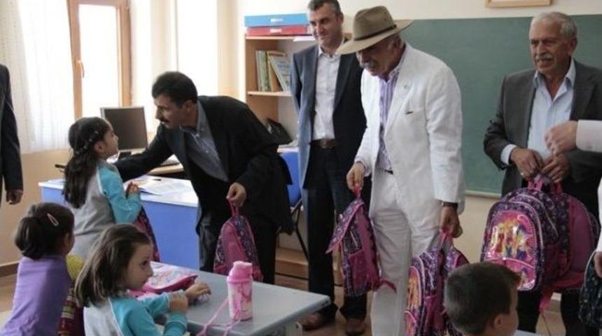 U&ccedil;hisar Belediyesinden &Ouml;ğrencilere Destek