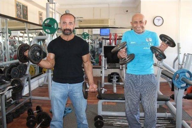 Dörtyollu Sporcular Dünya Vücut Geliştirme Şampiyonasına Hazırlanıyor