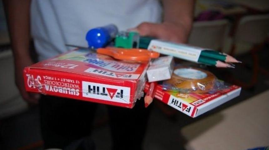 İhh Ve İnsan-der&rsquo;den 450 Yetime Kırtasiye Yardımı Yapıldı