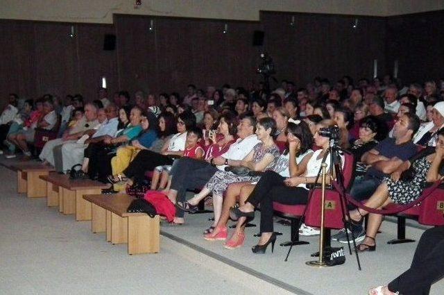 “yabancı Değil İçimizden Biri” Didim’de Sahnelendi