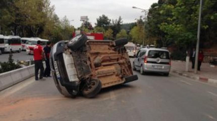 Yola d&ouml;k&uuml;len yağ kazaya sebep oldu