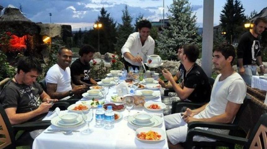 Kayserispor&rsquo;da Trabzonspor Ma&ccedil;ı &Ouml;ncesinde Moral Yemeği