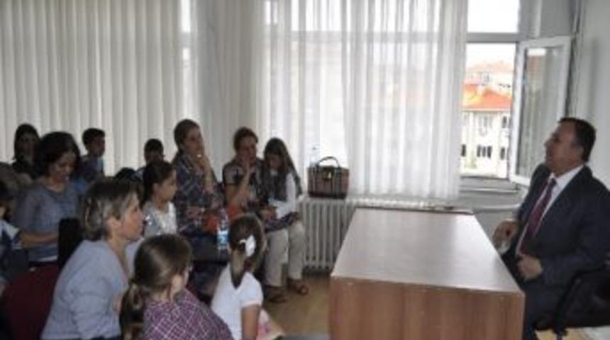 &Ouml;ğretmen Olmadığını İddia Eden Veliler, L&uuml;leburgaz İl&ccedil;e Milli Eğitime Y&uuml;r&uuml;d&uuml;