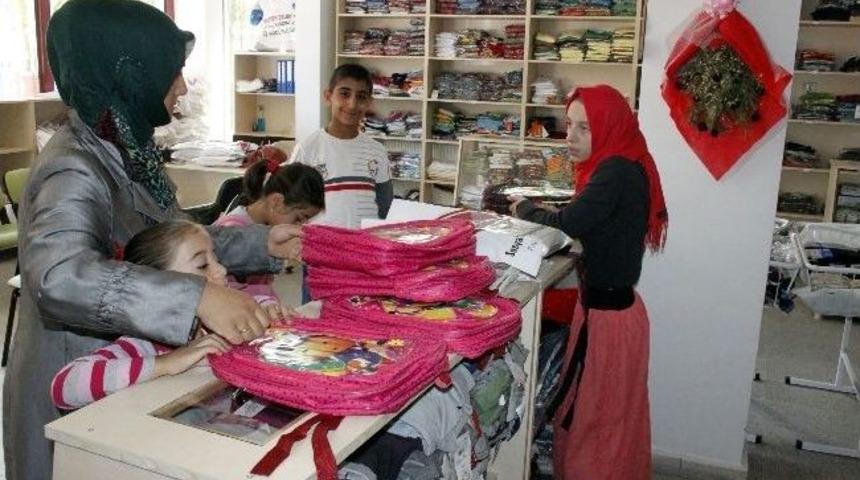 Ke&ccedil;i&ouml;ren Belediyesi'nden 3 Bin &Ouml;ğrenciye Destek