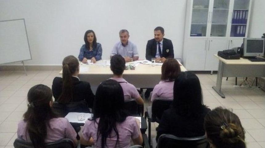 &Ouml;zdilek &Ccedil;alışanlarına T&uuml;ketici Hakları Anlatıldı