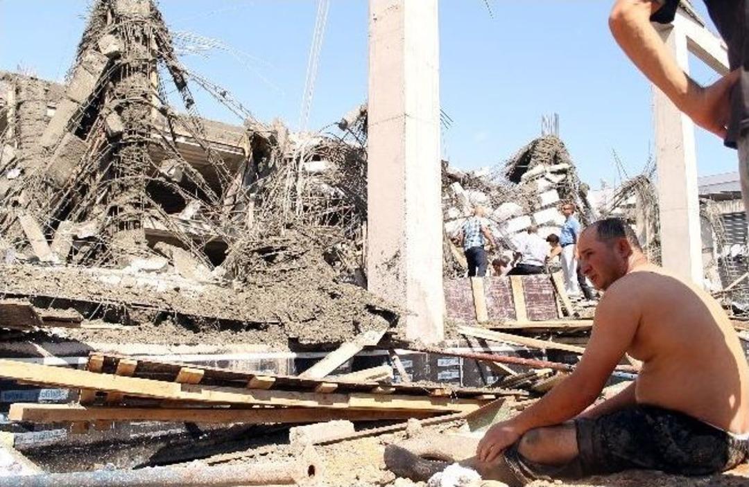 Mersin'de G&ouml;&ccedil;&uuml;k: 4 Yaralı