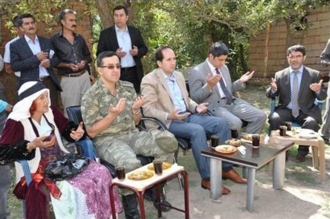 Vali Necmettin Kalkan&rsquo;a Belde Ziyaretinde Coşkulu Karşılama