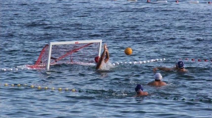 Bodrum&rsquo;da Su Topu Şenliği