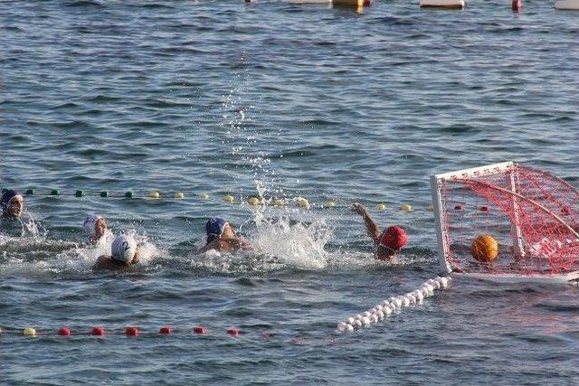 Bodrum’da Su Topu Şenliği