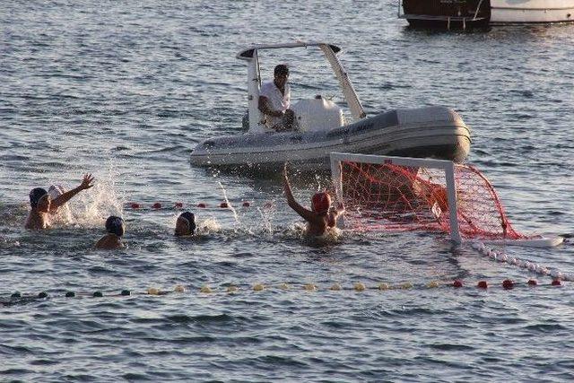 Bodrum’da Su Topu Şenliği