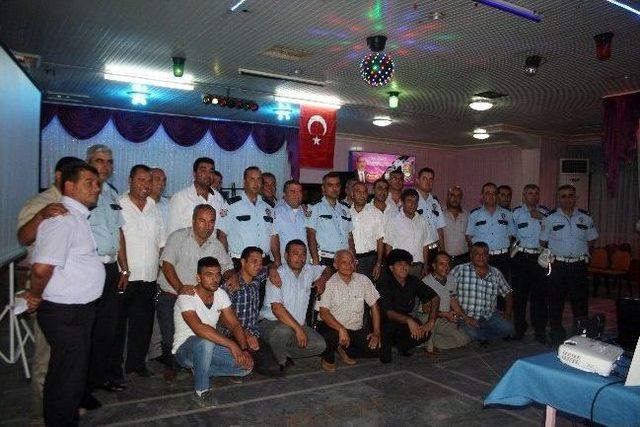 Tarsus'ta Servis Araçlarının Şoförlerine Seminer Verildi