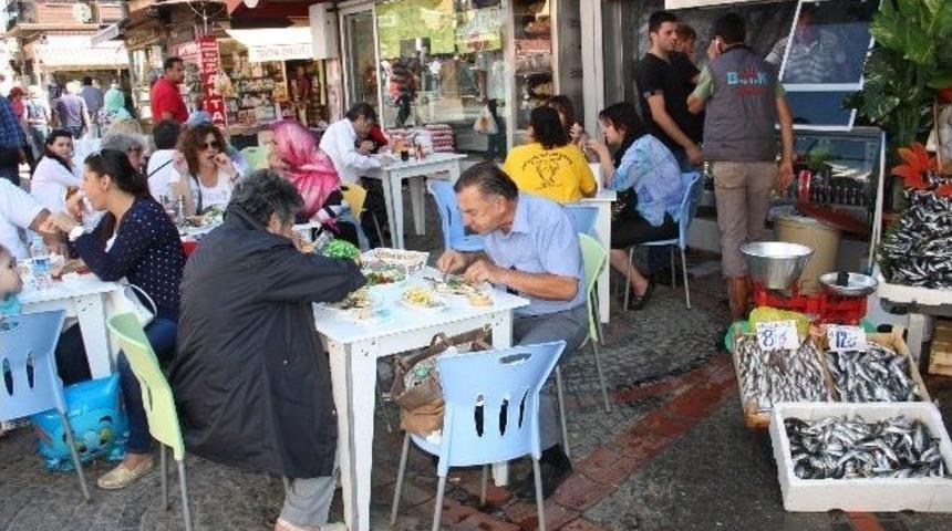 Yunanlıların Ucuz Balık Keyfi