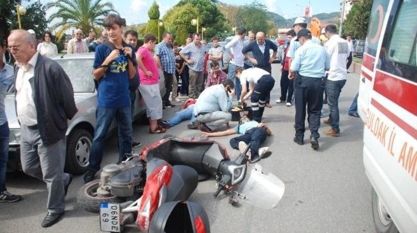Ereğli&rsquo;de Motosikletler &Ccedil;arpıştı: 2 Yaralı