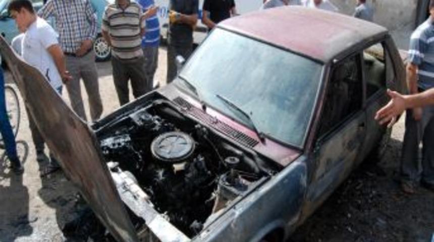 &Ccedil;ocukların Oyunu Iki Arabayı Yaktı