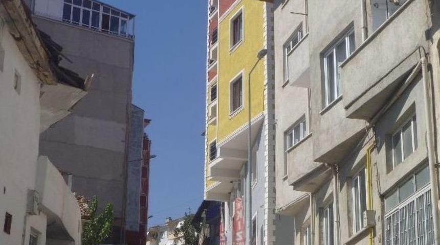 Bilecik'te Yola Karşı Bina &Ccedil;ıkmalarına Vatandaşlardan Tepki