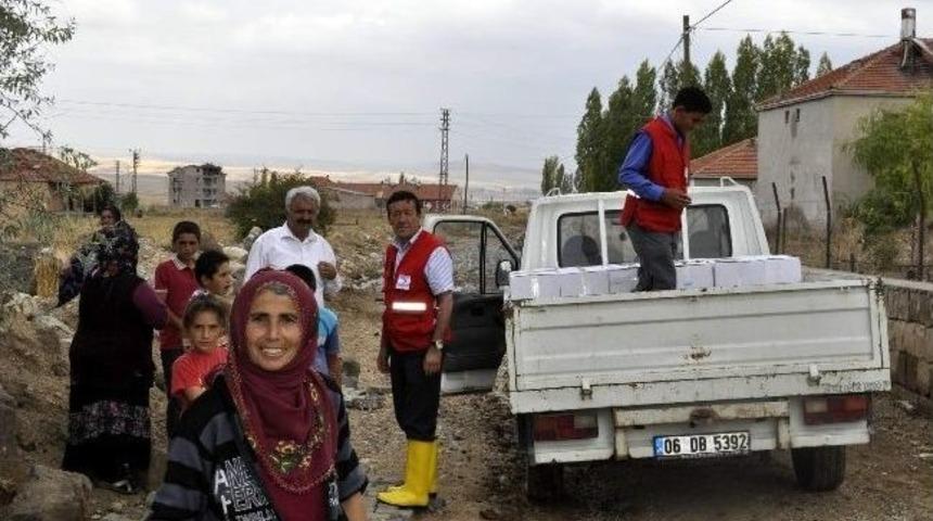 Kızılay Kayseri Şubesi, S&uuml;ks&uuml;n&rsquo;de Sel Sularından Etkilenen Ailelere Gıda Yardımında Bulundu