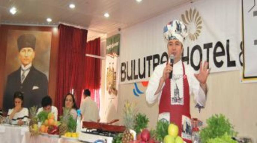 &Uuml;nl&uuml; Aş&ccedil;ı Oktay Usta Mut'ta Ilgiyle Karşılandı.