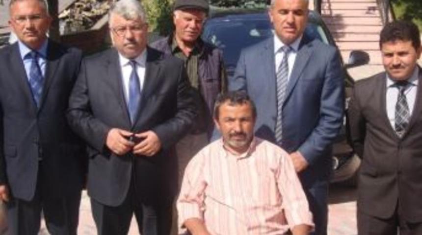 Hayırsever İş Adamından Engelli Vatandaşa Ak&uuml;l&uuml; Araba