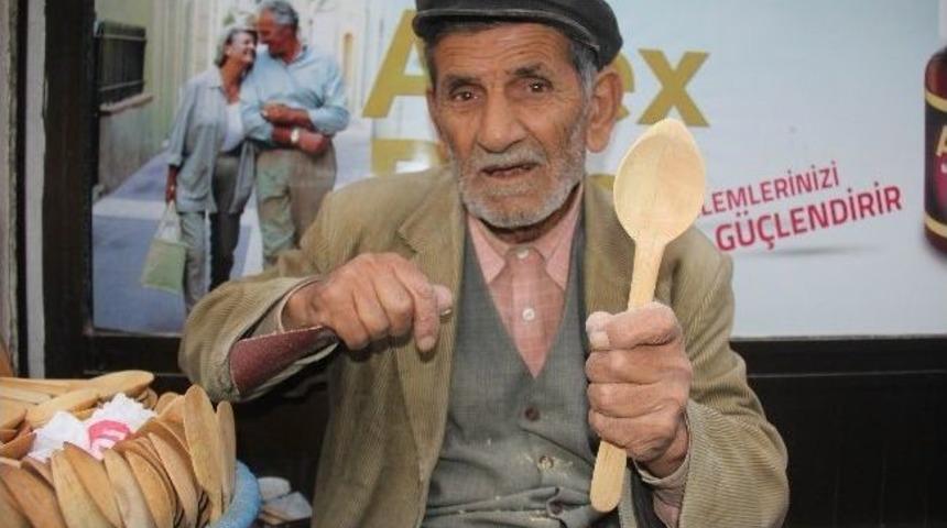 60 Yıldır Şimşir Kaşık Satıyor