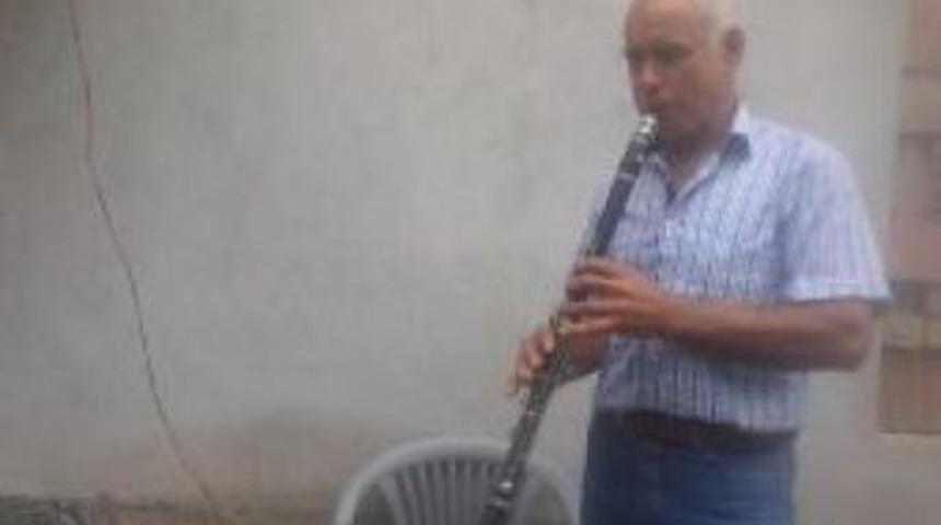 Osmancıklı klarnet sanat&ccedil;ısı ezgileri ile b&uuml;y&uuml;l&uuml;yor