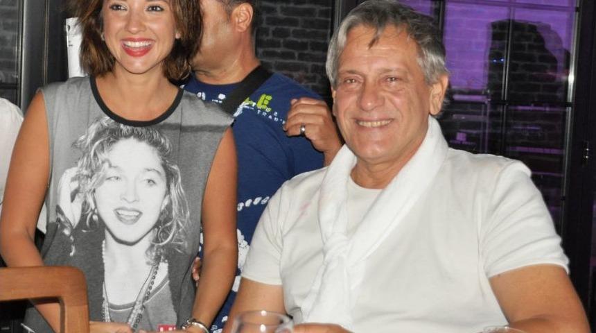 Ayşe &Ouml;zyılmazel Ve Babası Neco G&ouml;zyaşlarına Boğuldu