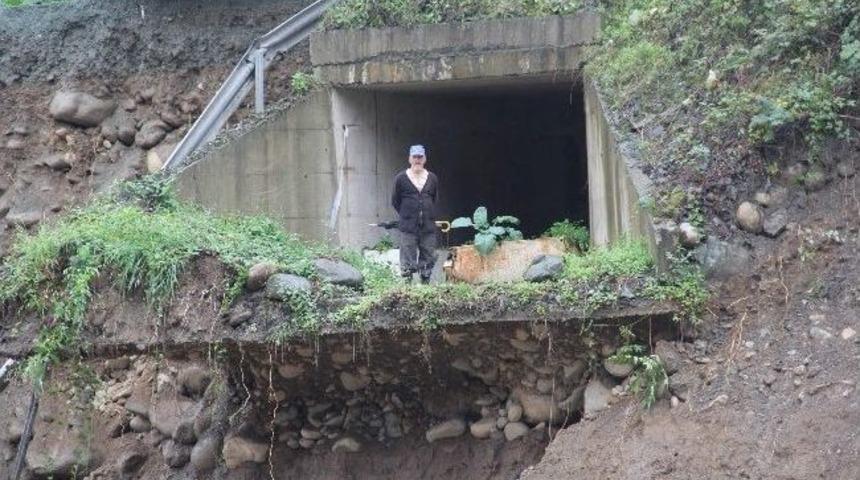 Rize&rsquo;de Şiddetli Yağış Hasara Yol A&ccedil;tı