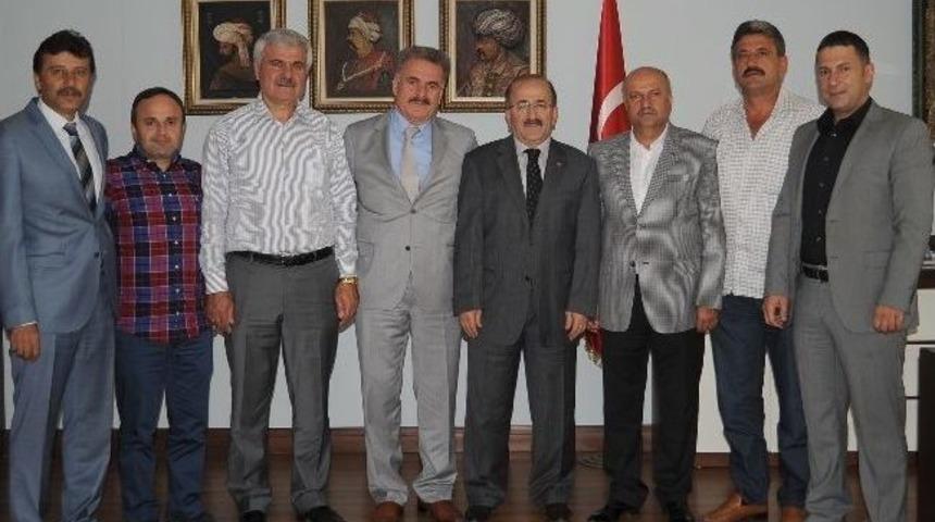 İkinci El Oto Galericileri'nden Başkan G&uuml;mr&uuml;k&ccedil;&uuml;oğlu&rsquo;na Teşekk&uuml;r