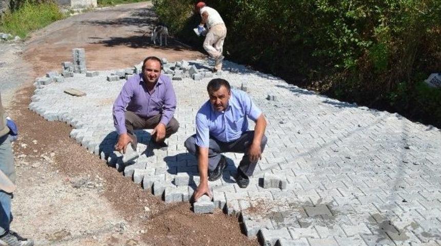 Alaplı&rsquo;da K&ouml;yl&uuml; Devlet İşbirliği İle Parke Yol &Ccedil;alışması