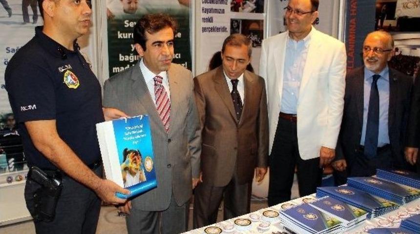 Mobilya Fuarında Uyuşturucu İle M&uuml;cadele Standı