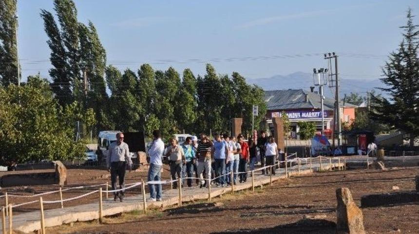 40 Kişilik Heyet, Jeopark Projesi İ&ccedil;in Ahlat&rsquo;ta