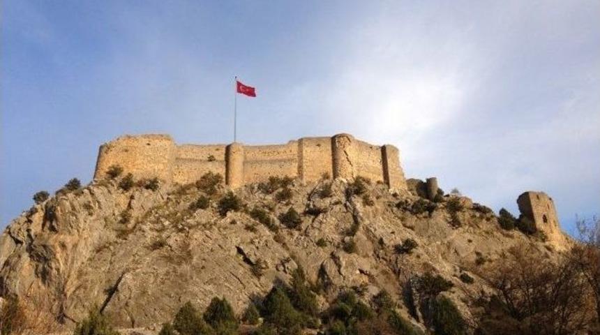 Feke Kalesi Restore Edilecek
