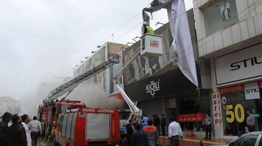 Elektrik Kontağındaki Patlama Anı Kamerada