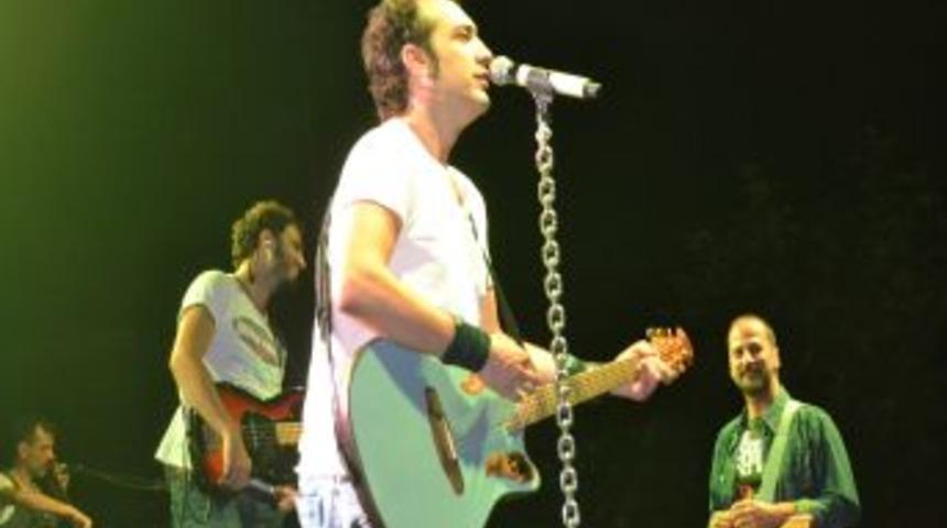 Saruhanlı Altın &Uuml;z&uuml;m Ve K&uuml;lt&uuml;r Festivali Kıra&ccedil; Konseriyle Bitti