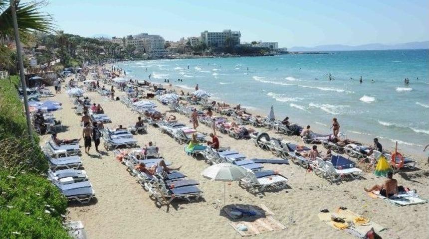 Plajlar Turistlere Kaldı