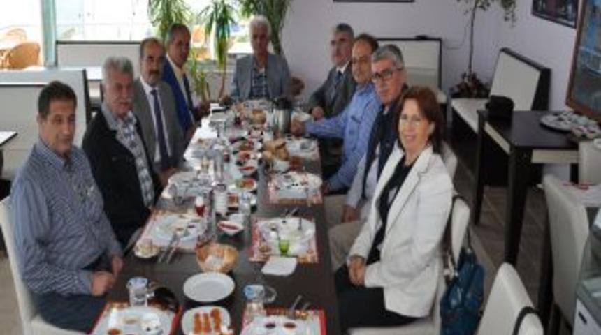 Mudanya'da CHP'nin Aday Adayları Kahvaltıda Buluştu