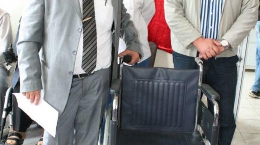 Engelli Vatandaşlara 8 Tekerlekli Sandalye Dağıtıldı