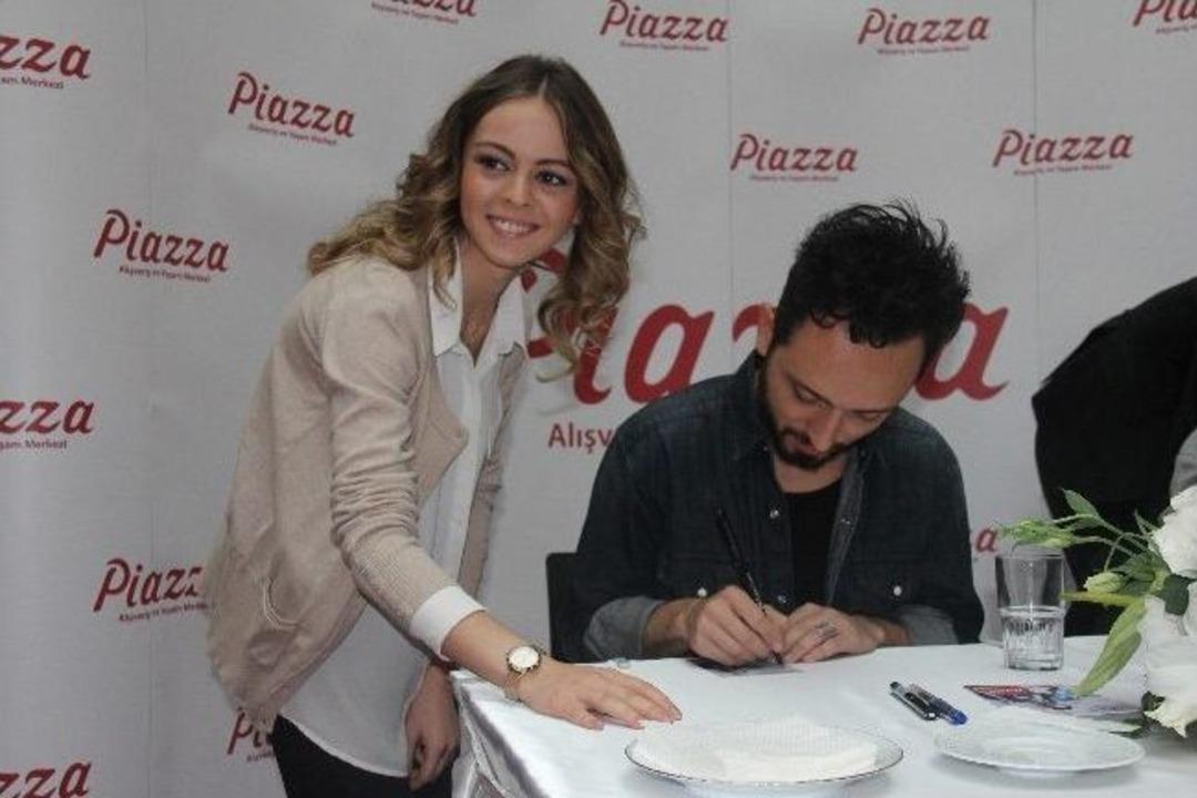 Mabel Matiz Piazza&rsquo;da İmza T&ouml;reni D&uuml;zenledi