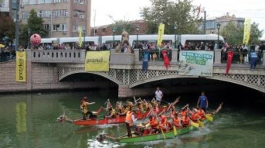 Gen&ccedil; Dragon Yarış&ccedil;ıları Porsuk&rsquo;ta K&uuml;rek &Ccedil;ekti