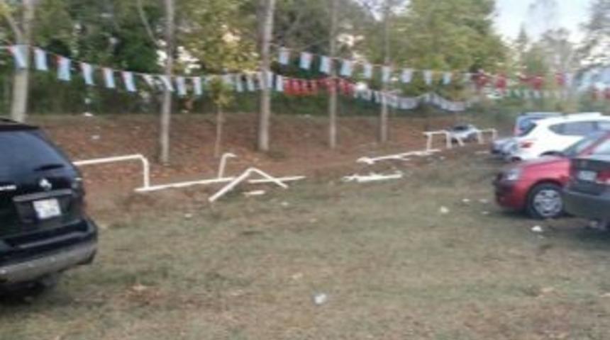 Akyazı'da yarış atı izleycileri arasına daldı