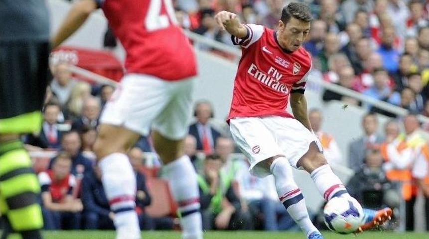 Mesut, Asistlerine Devam Ediyor