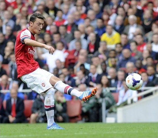 Mesut, Asistlerine Devam Ediyor