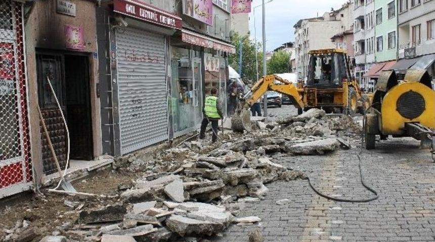 Devrek&rsquo;te Doğalgaz &Ccedil;alışmaları İ&ccedil;in İlk Kazma Vuruldu