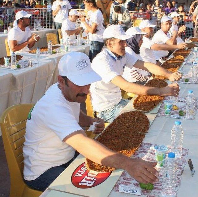 Lahmacun Yeme Yarışması Renkli Görüntülere Sahne Oldu