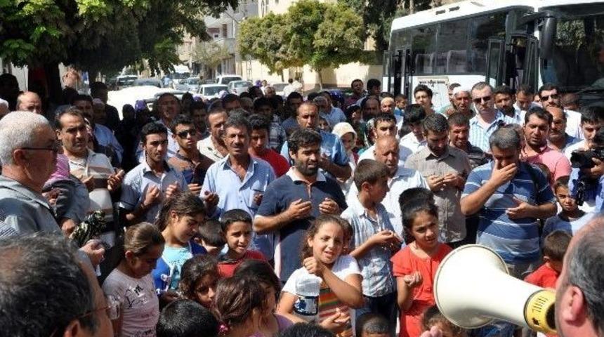 Ak&ccedil;akale Hacılarını Uğurladı