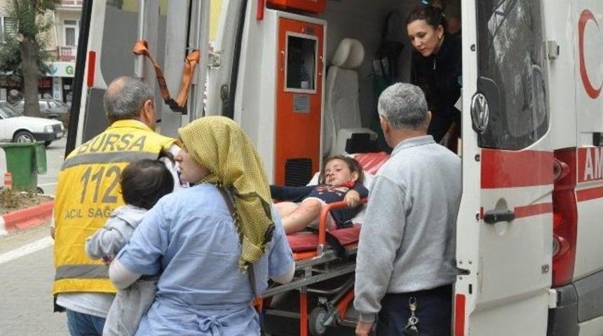 Bisikletli K&uuml;&ccedil;&uuml;k Kıza &Ccedil;arpan S&uuml;r&uuml;c&uuml; Ka&ccedil;tı