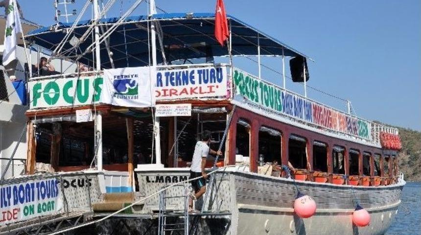 Belediye Personelleri Tekne Turunda Bir Araya Geldi